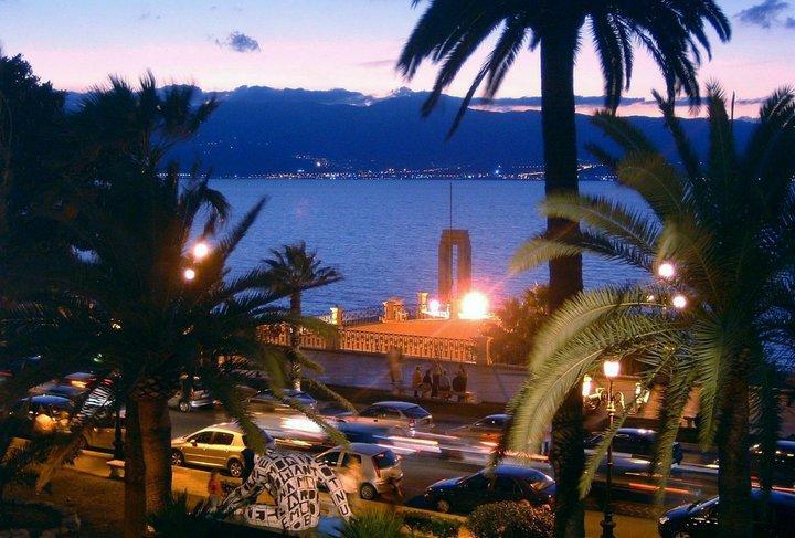 Reggio Central House Low Cost Per 4 Reggio Calabria Exterior photo